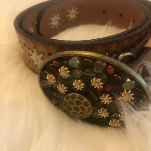 Women brown real leather belt.